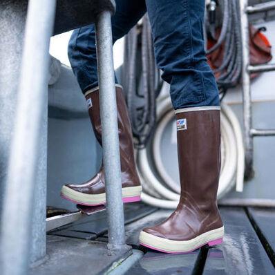 Women's Fireweed 15 Legacy Boot - Image 2